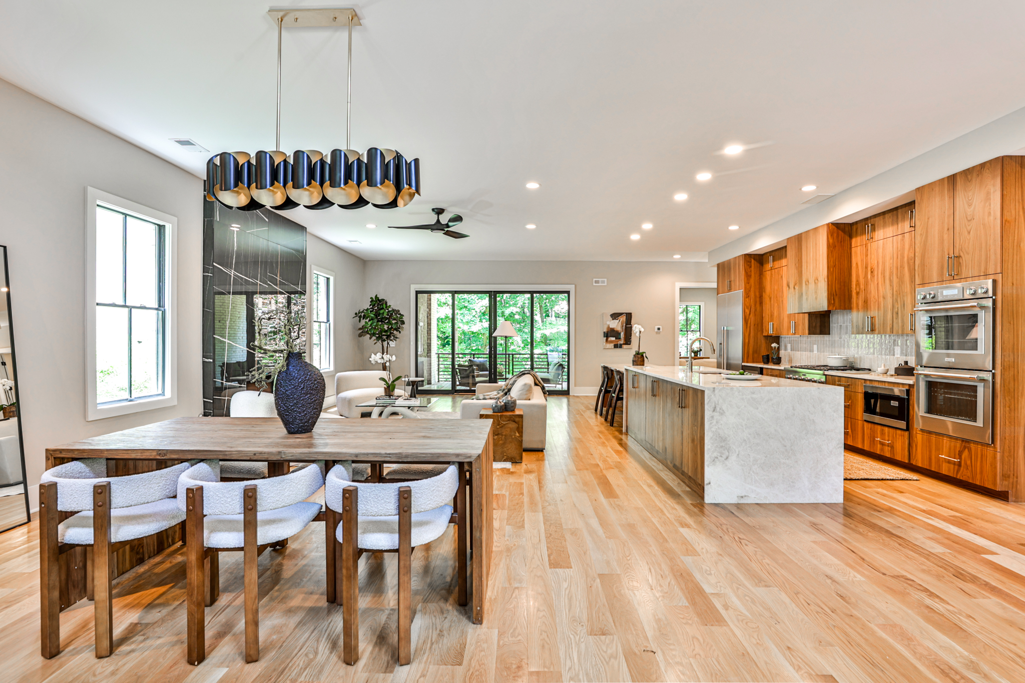 Open kitchen & dining